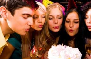 Как отметить День рождения с друзьями недорого?